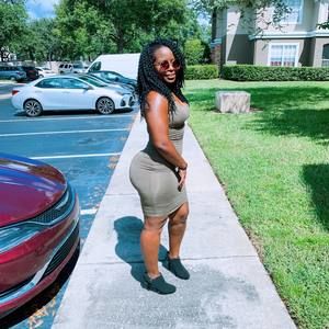 Meet your Posher, Alicia